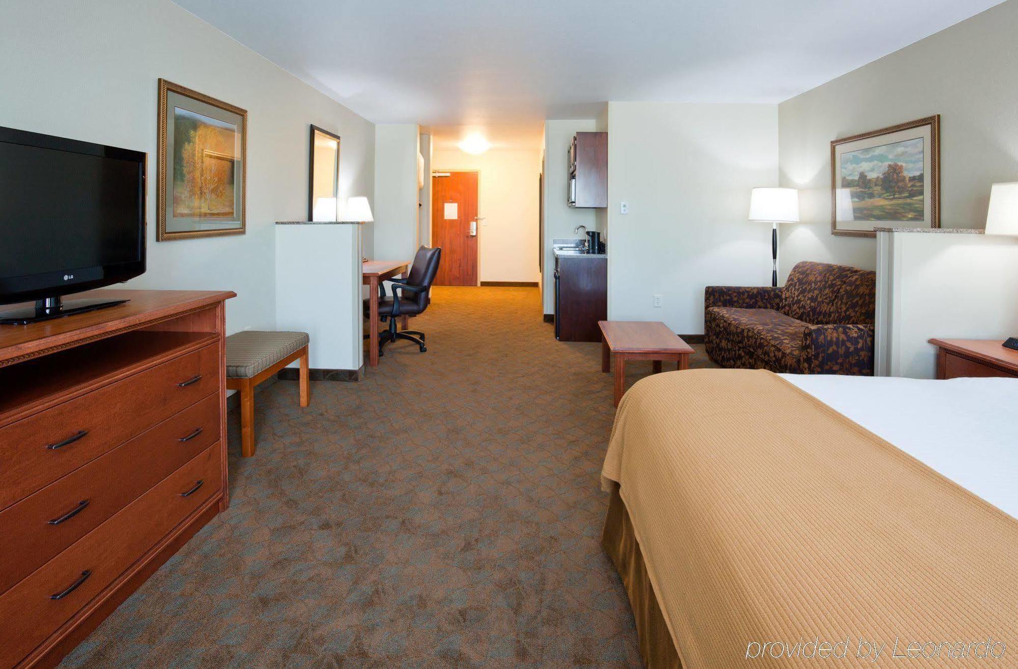 Holiday Inn Express & Suites - Mason City By Ihg Pokoj fotografie